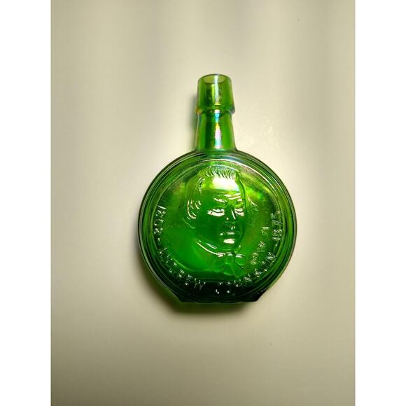Wheaton Green Carnival Glass Bottle Andrew Johnson 1971 Mini 3" Vintage Retro - Picture 4 of 4
